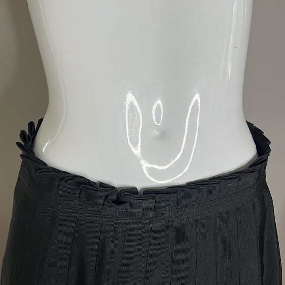 Zac Posen for Target Sz 11 Heavy Polyester Semi Structured Back Zip Mini Skirt - Picture 3 of 7